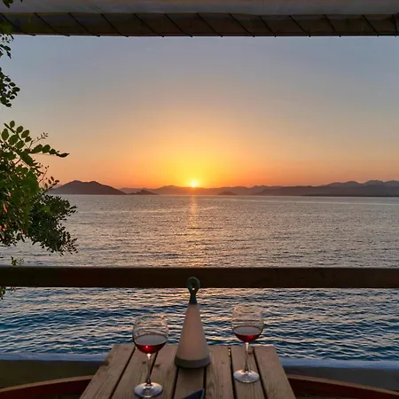 Mare - Seafront Private In Sovalye Island Villa *
